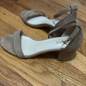 Elegant Tan Women's Sandals